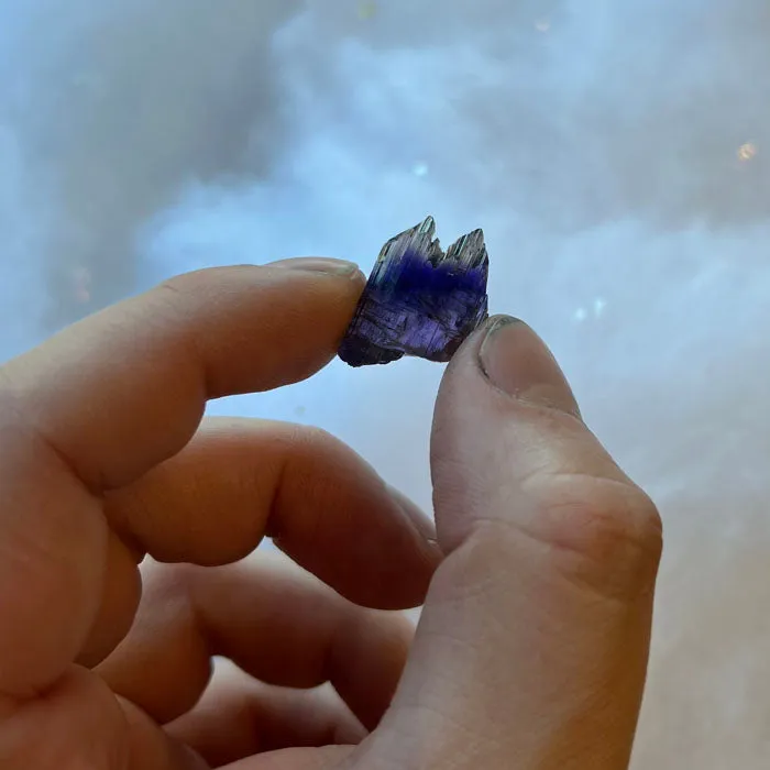 21.2ct Beautiful Color Natural Tanzanite Crystal