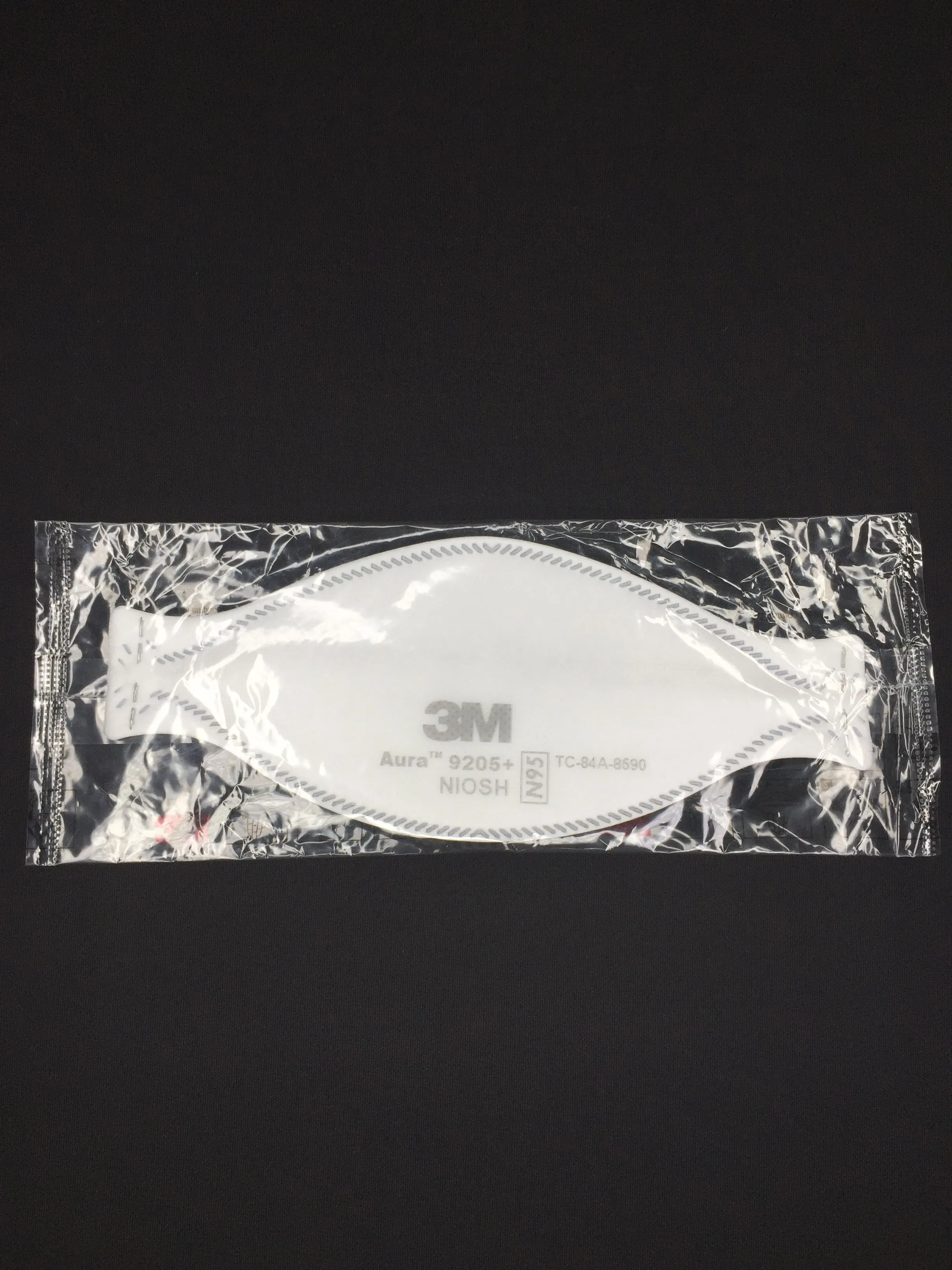 3M Aura Particulate Face Mask 9205 , N95 and Earth To Skin Hand Sanitizer Sets, 2oz