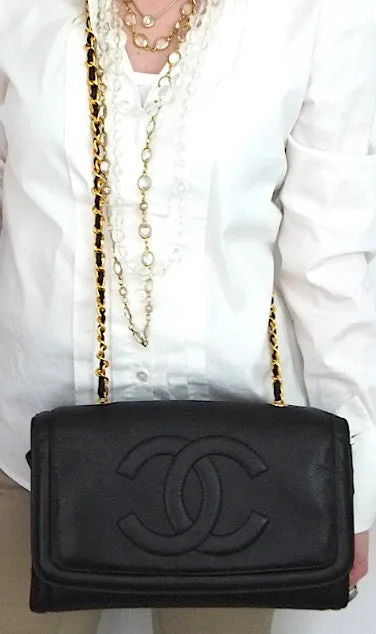 Authentic Chanel Vintage Jumbo Caviar Camera Handbag