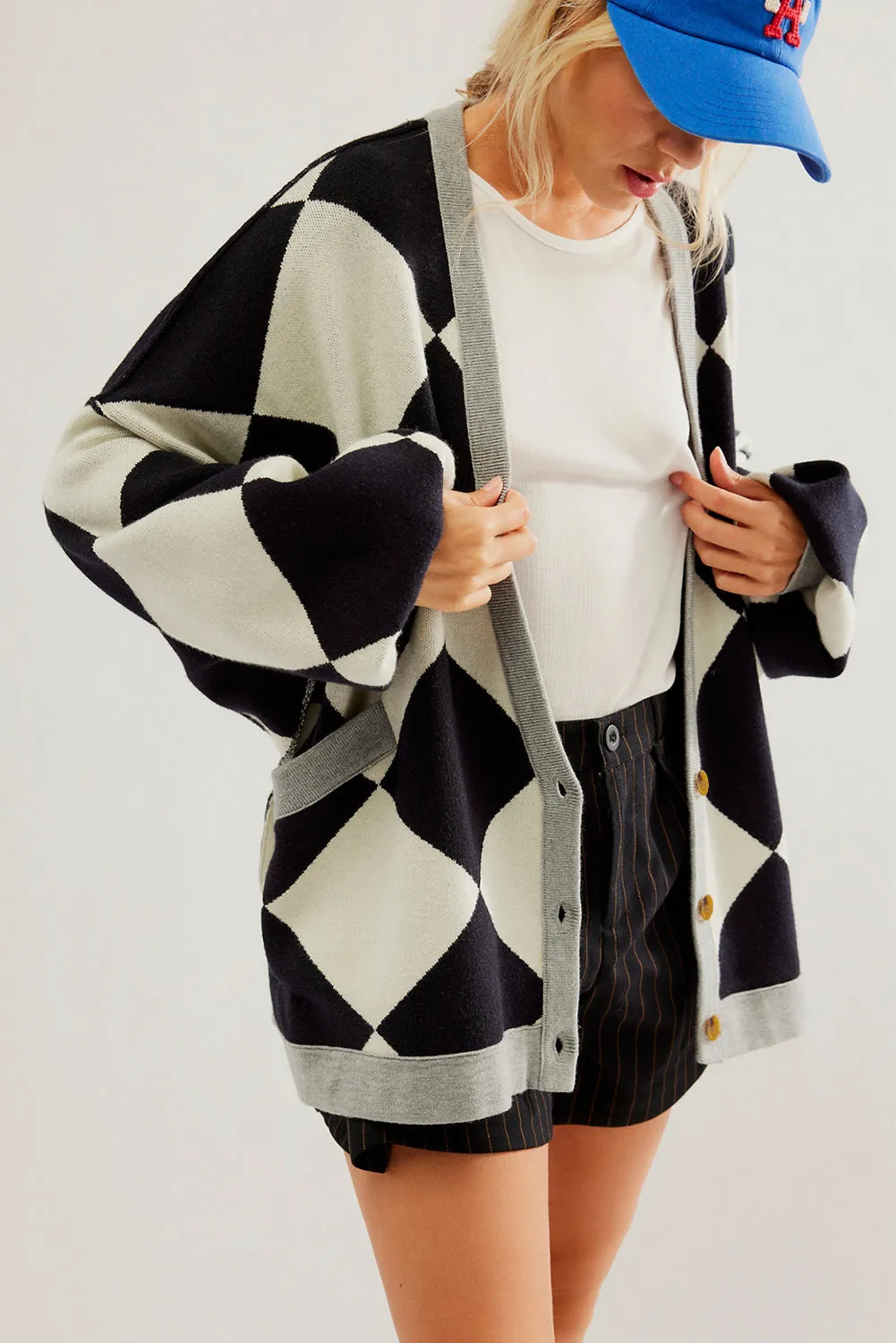 Black Colorblock Drop Shoulder Buttoned Loose Cardigan
