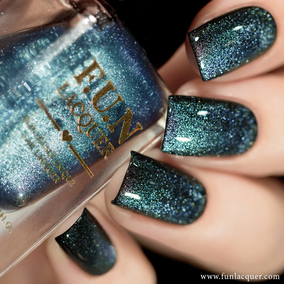 Blue Rose Platinum Diamond Magnetic Nail Polish