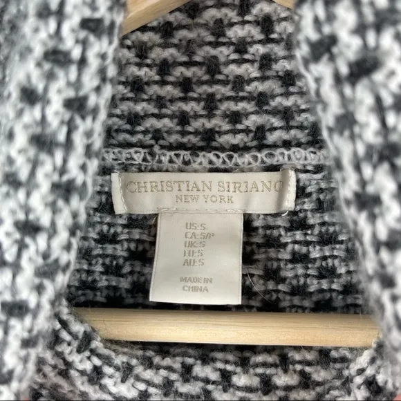 Christian Siriano Black White Knit Turtle Neck Sweater Size Small