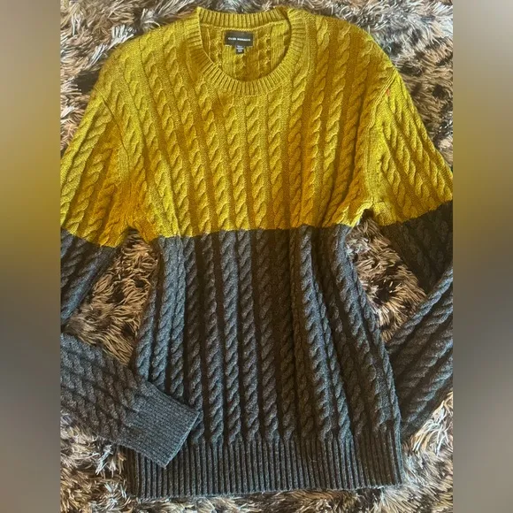 Club Monaco Unisex Modern Cable Crew Knit Long Sleeve Sweater Size S