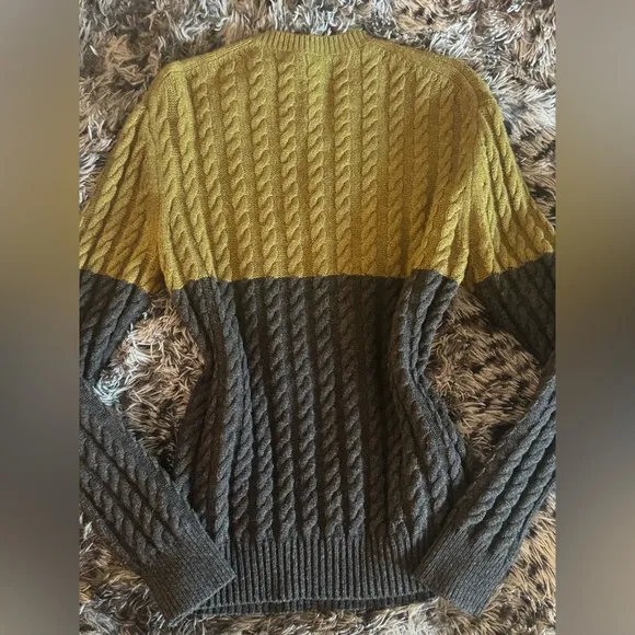 Club Monaco Unisex Modern Cable Crew Knit Long Sleeve Sweater Size S