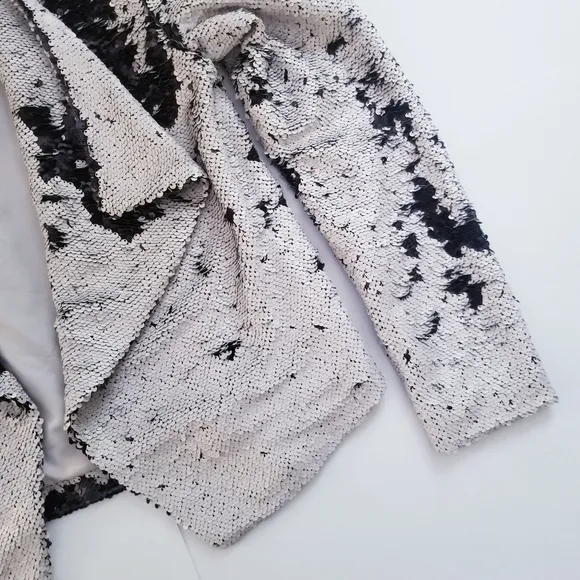 CUPCAKES &amp; CASHMERE Bellwood Sequined Jacket