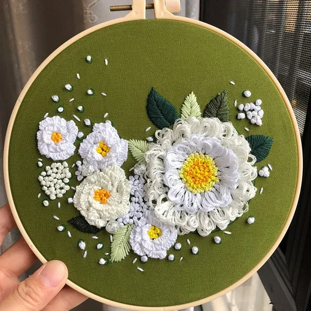 DIY Embroidery Hoop Decor - Flower