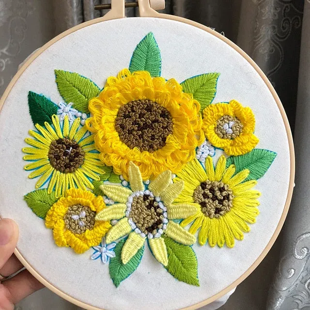 DIY Embroidery Hoop Decor - Flower
