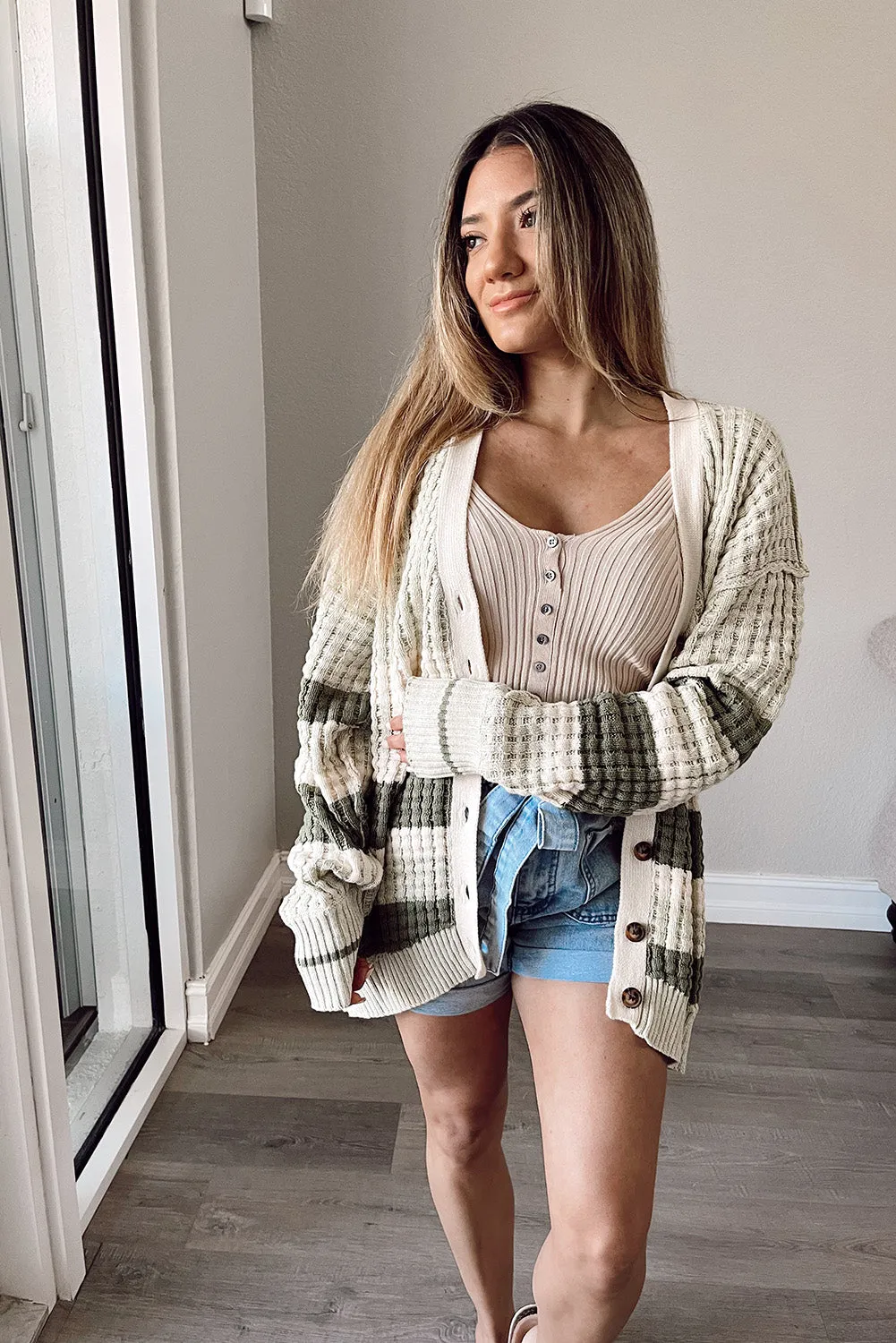 Green Colorblock Textured Knit Buttoned Cardigan