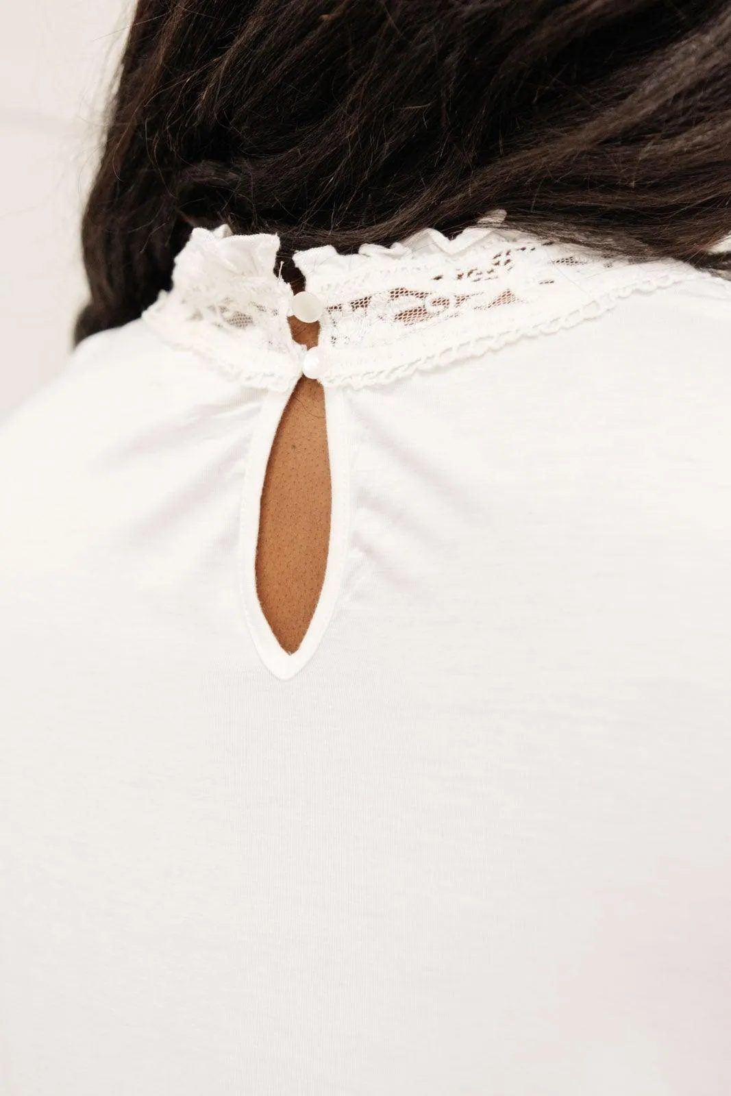 Hazel Blues® | Picture This Top In Off White