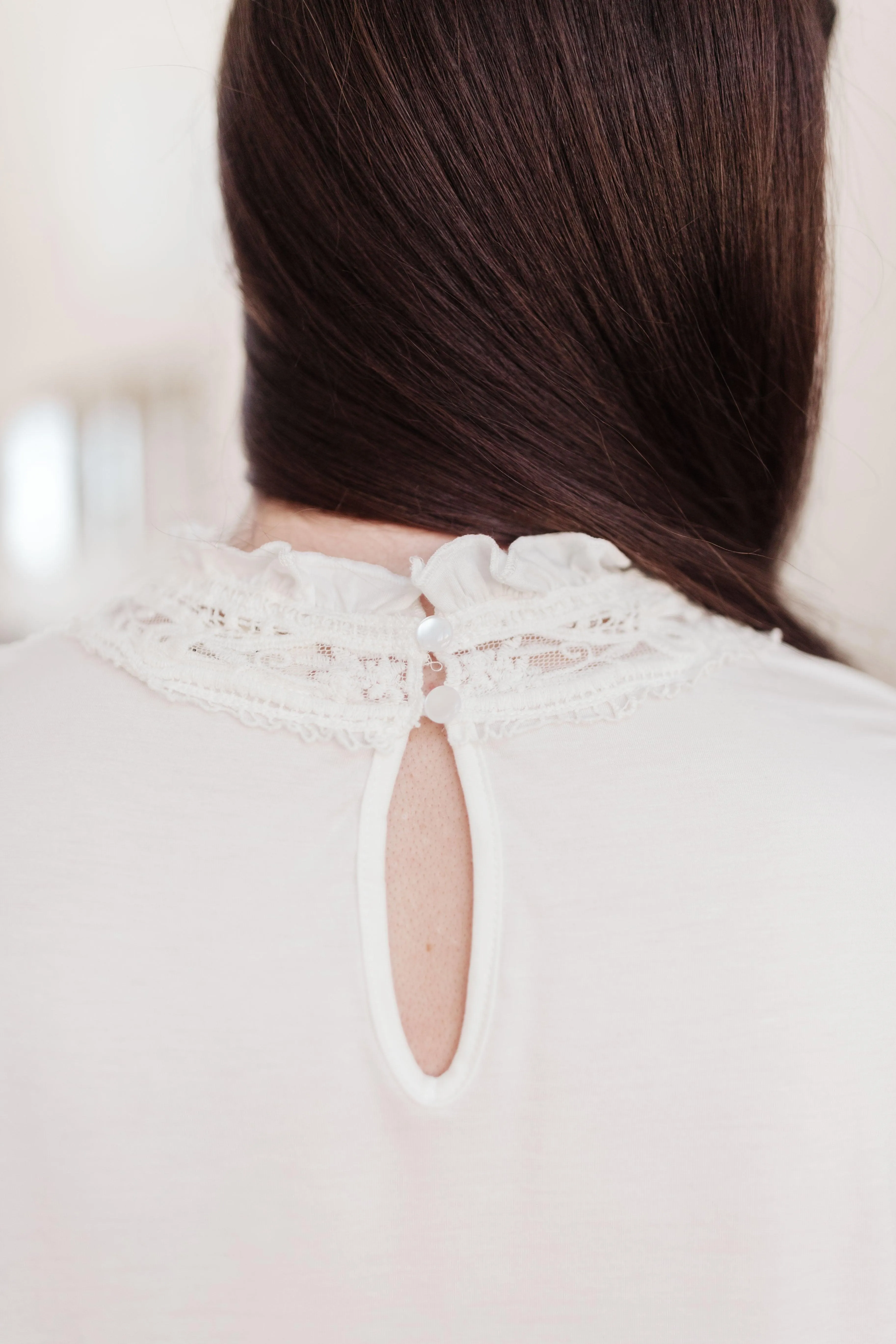Hazel Blues® | Picture This Top In Off White