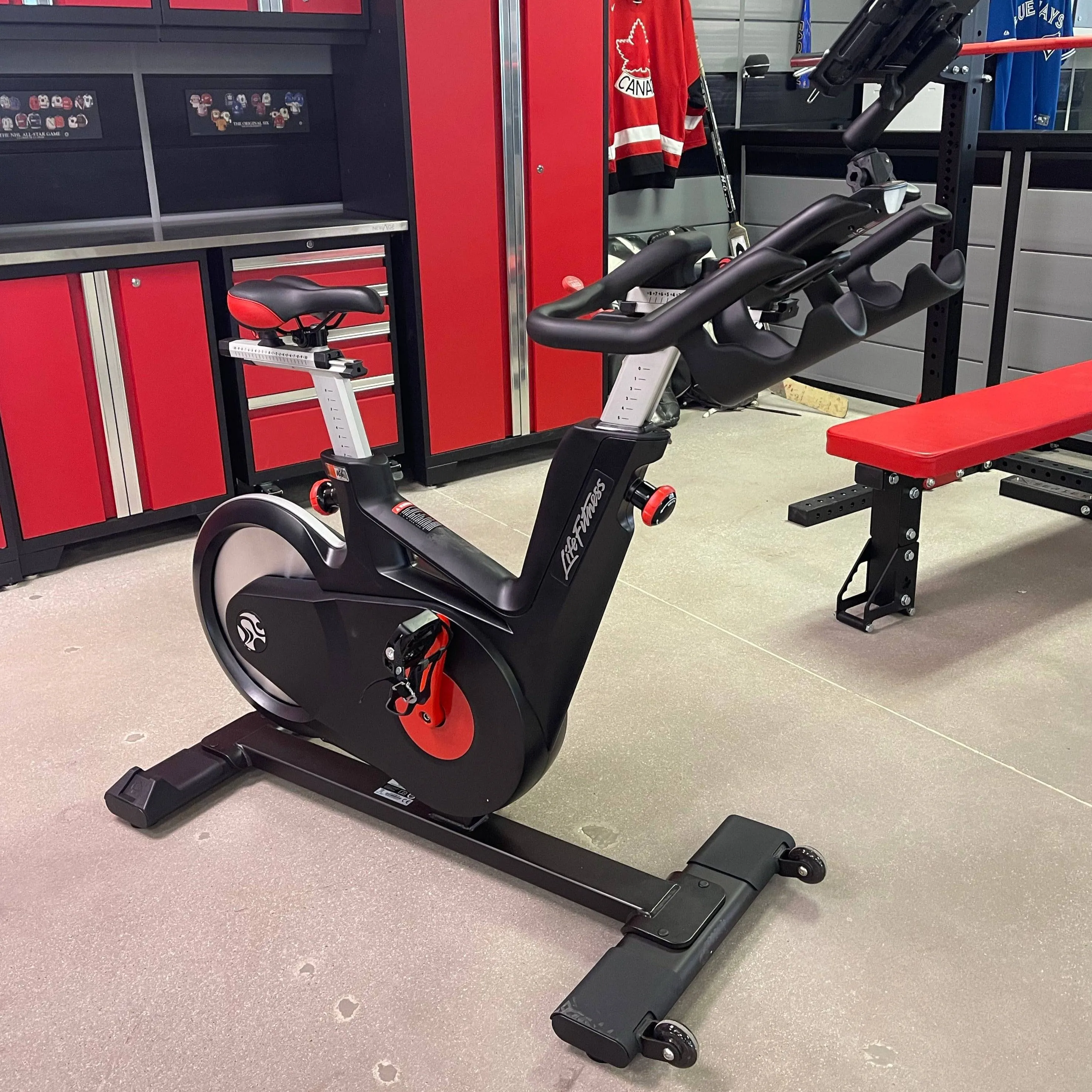 Life Fitness | Indoor Cycle - IC6 (FLOOR MODEL)