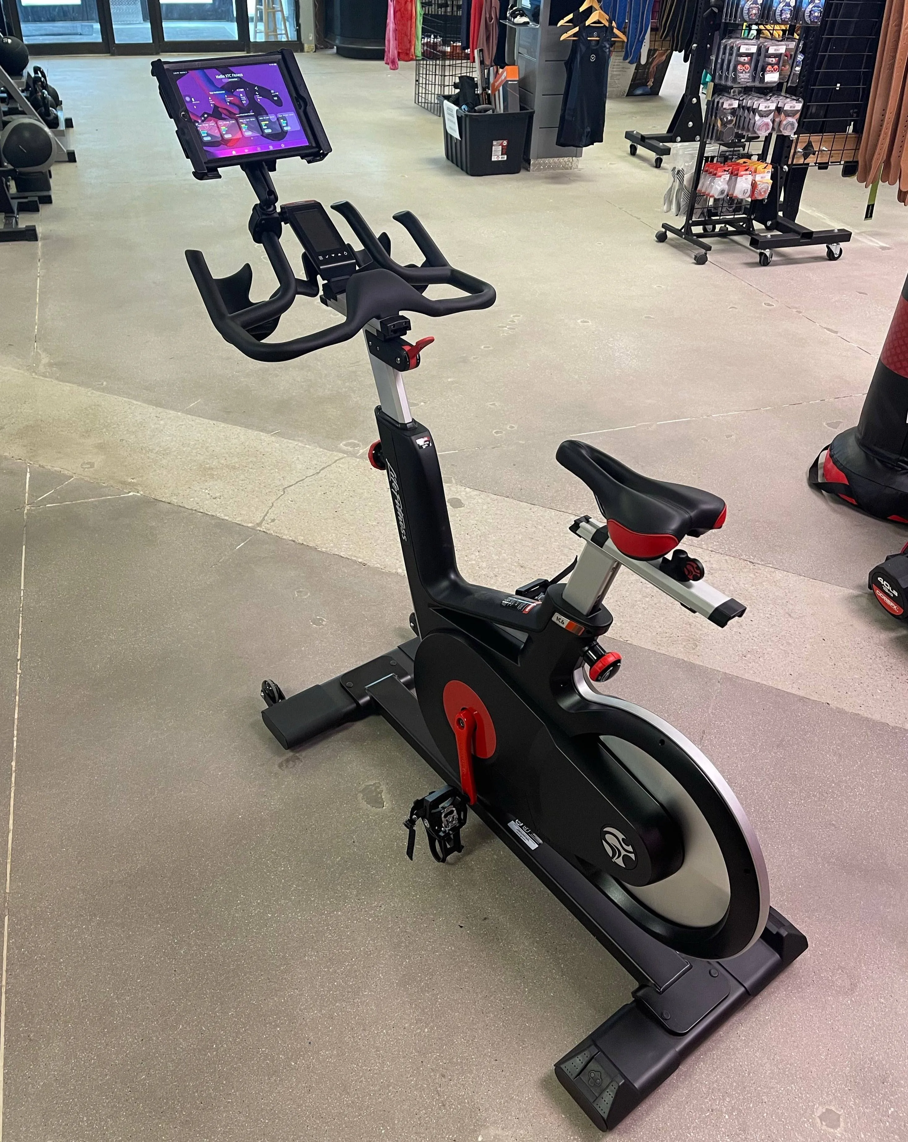 Life Fitness | Indoor Cycle - IC6 (FLOOR MODEL)