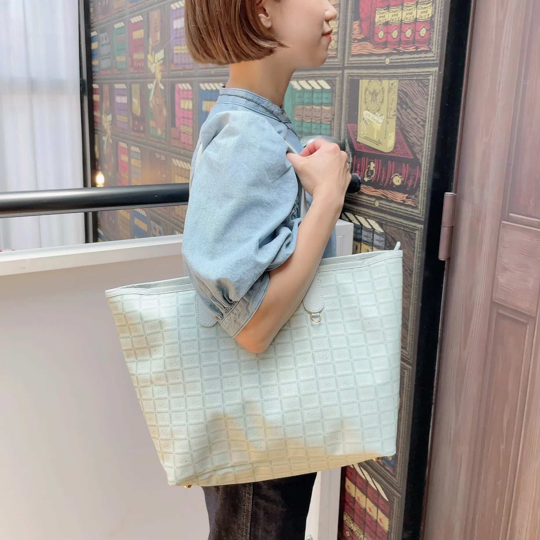 Mint Chocolate Zip Leather Tote Bag【Japan Jewelry】