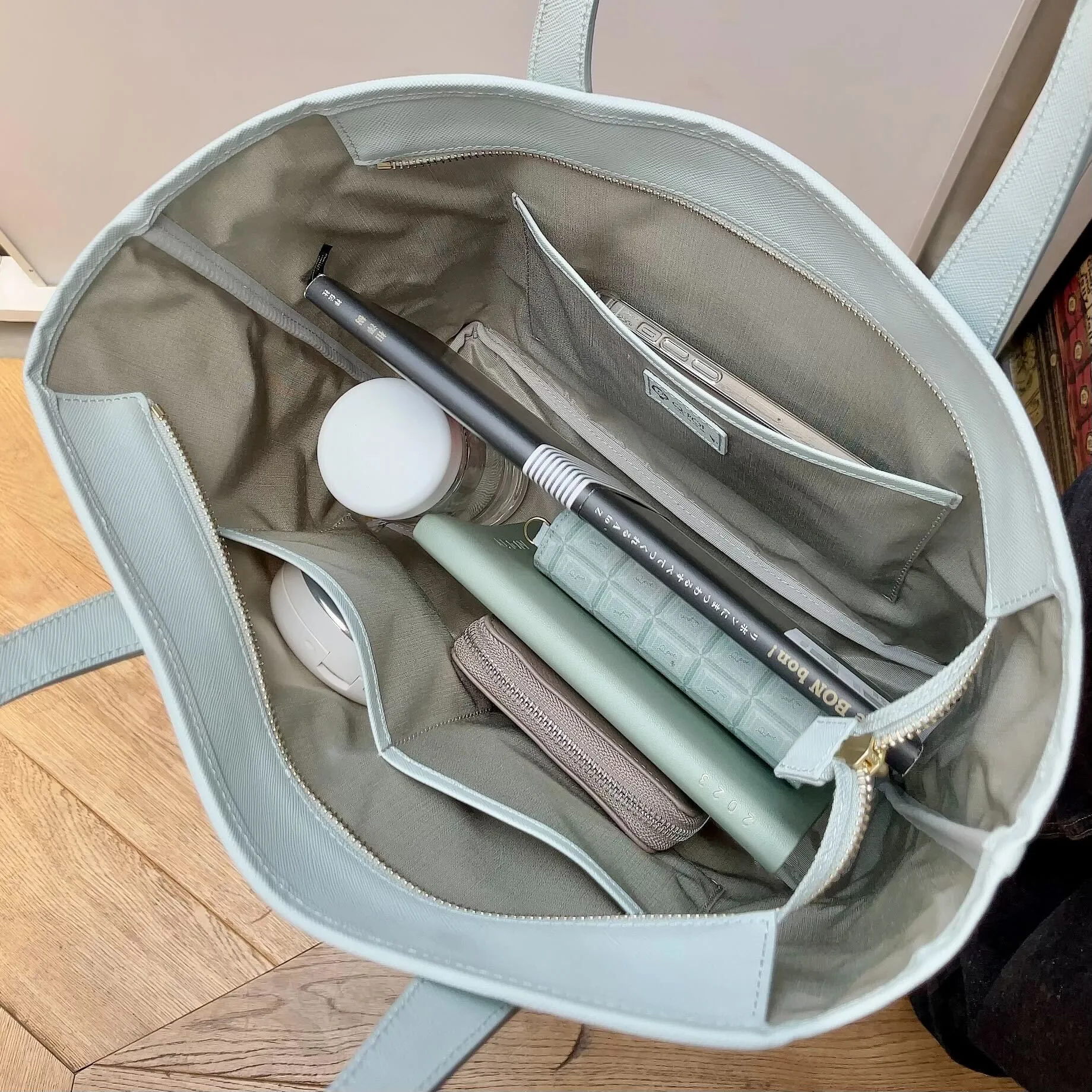 Mint Chocolate Zip Leather Tote Bag【Japan Jewelry】