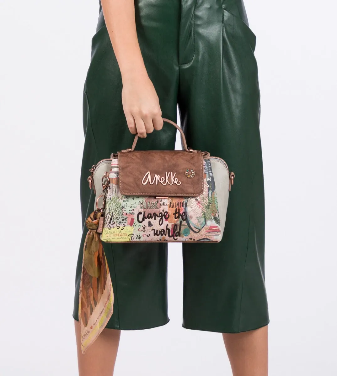 Nature handbag with a front flap