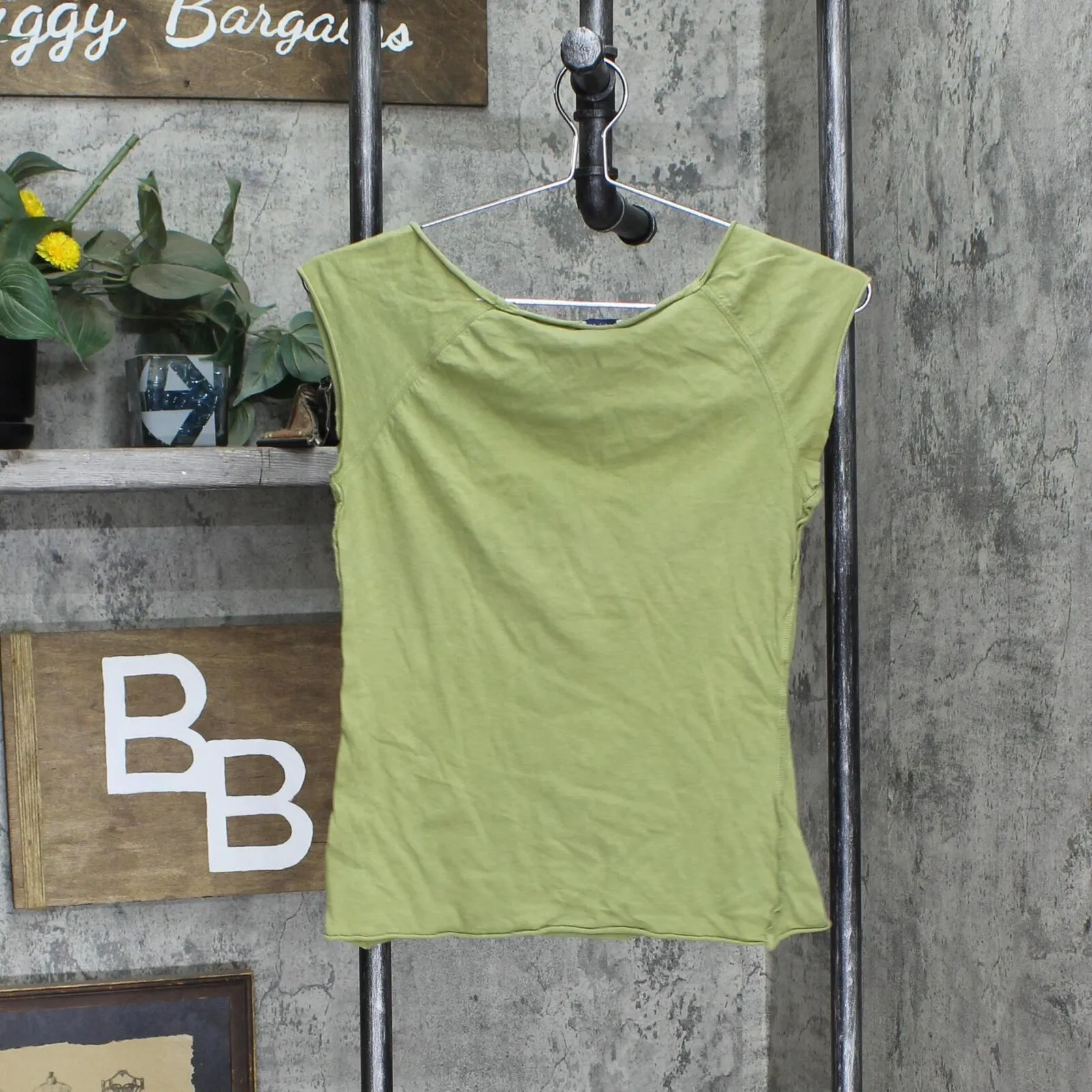 Old Navy Womens Vintage Perfect Fit Distressed Sleeveless Shirt Top Green M