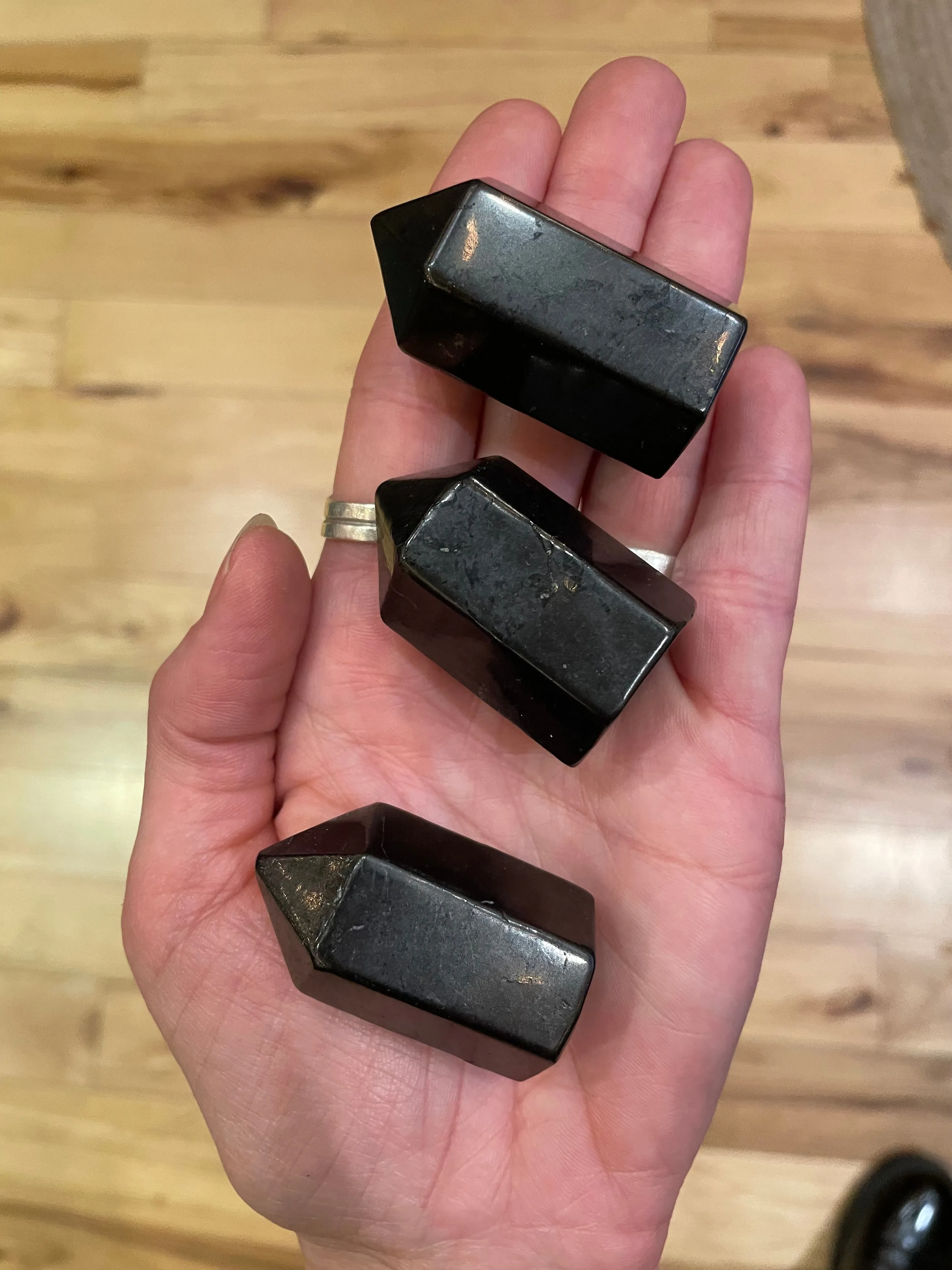 Shungite Standing Point
