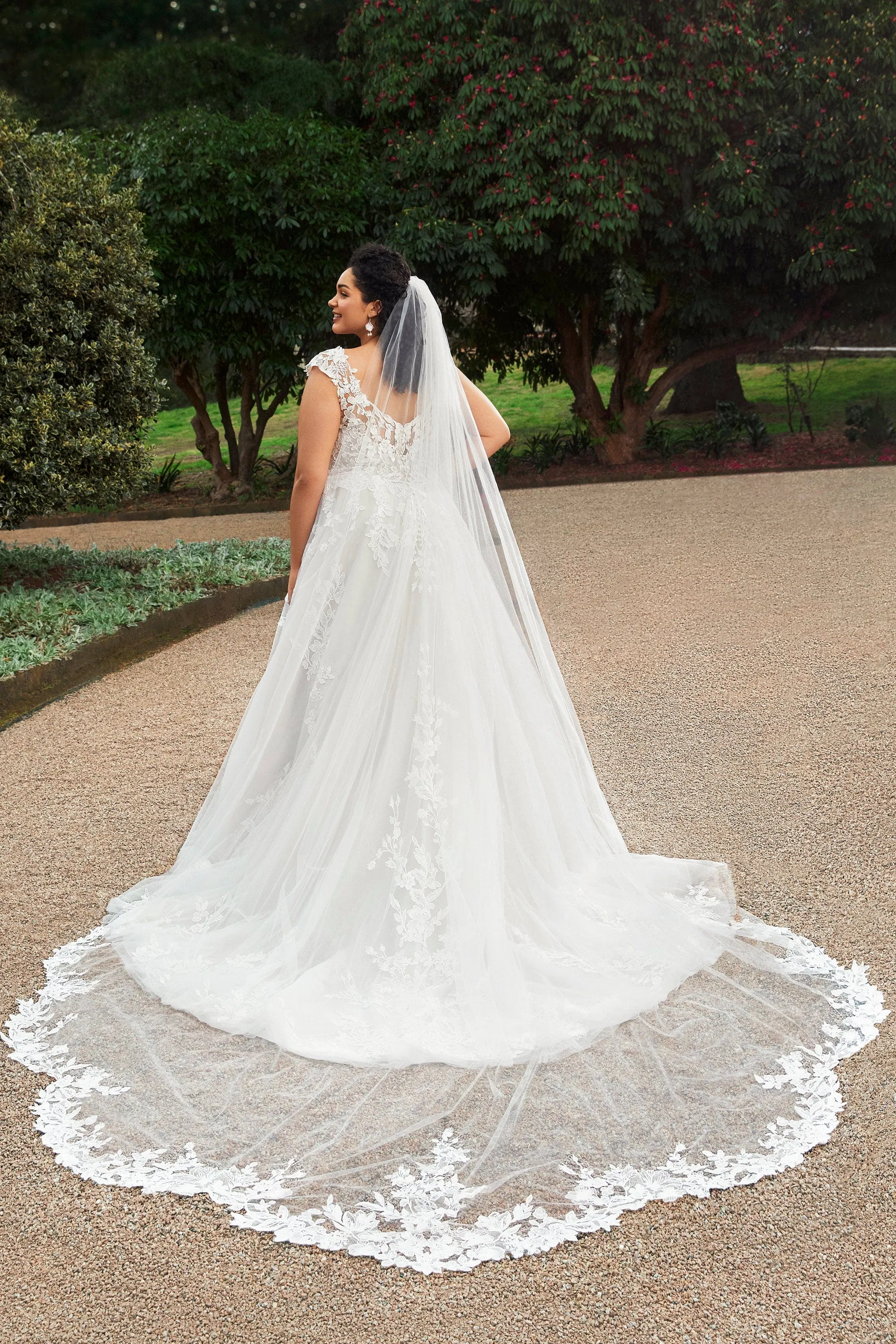 Sophia Tolli: Y3107VEIL