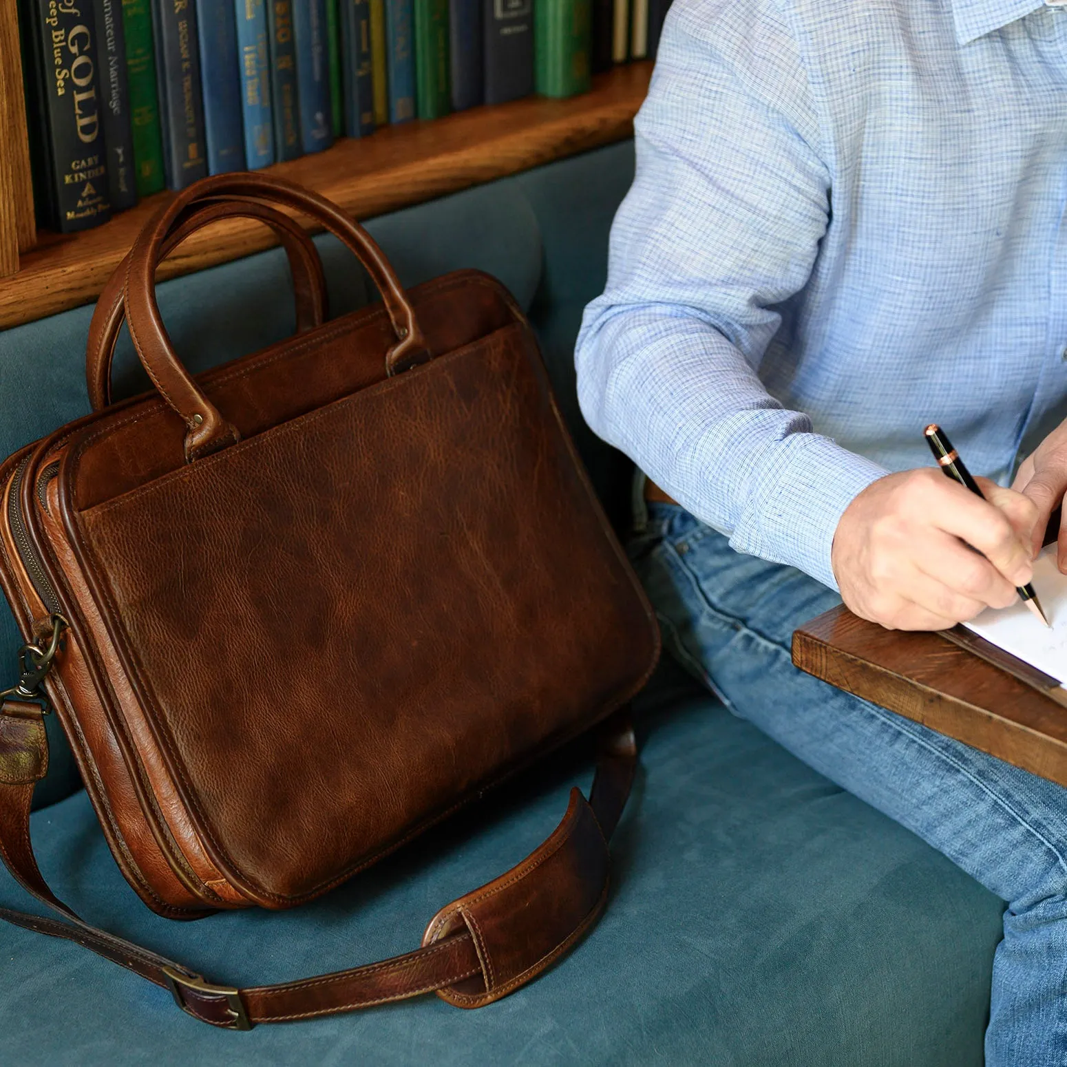Standard Attaché