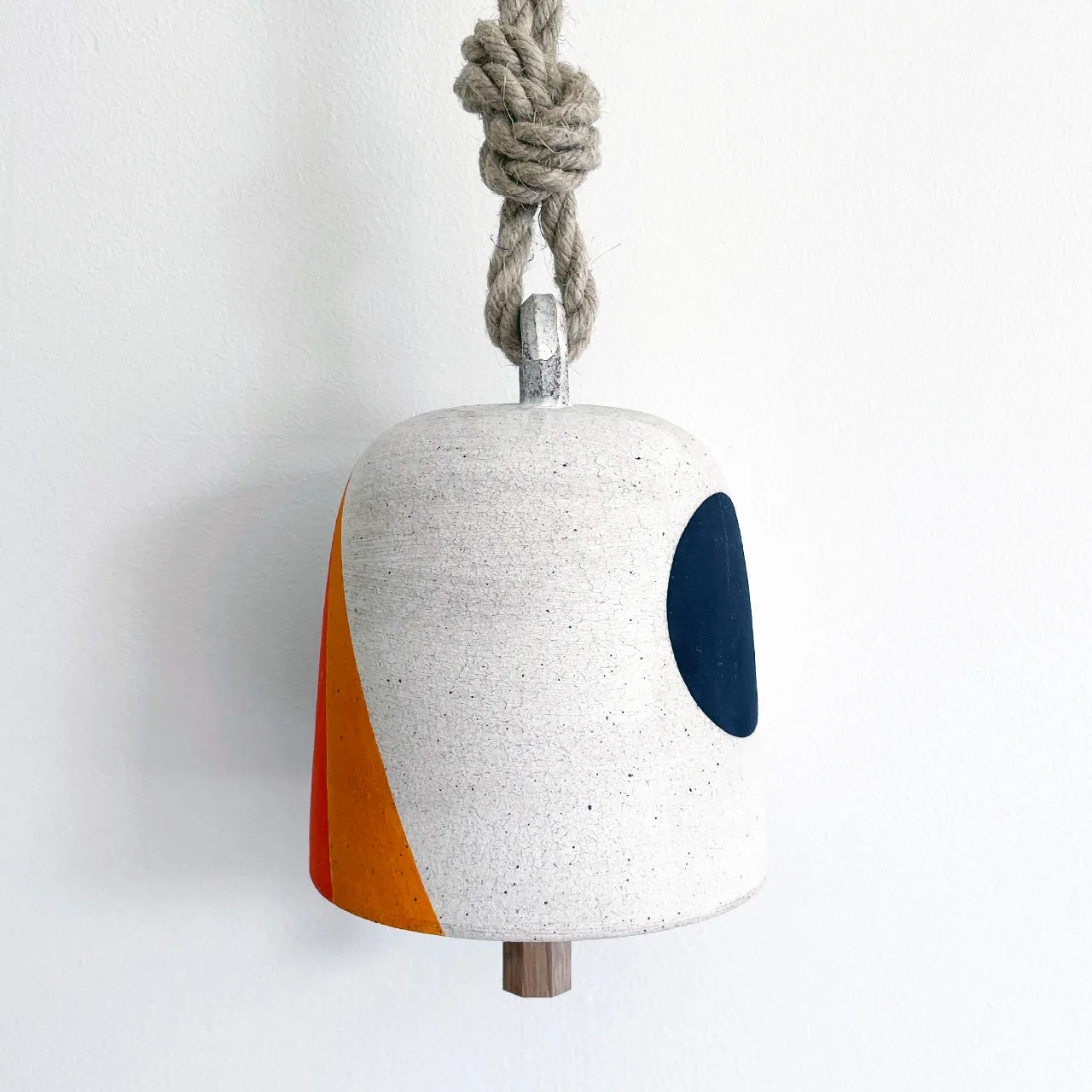 Thrown Bell Round: Prism Domino Black