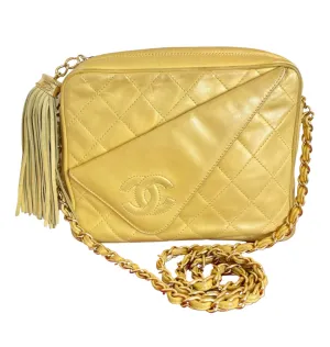 Vintage CHANEL yellow lambskin camera type chain shoulder bag with collar flap design. CC stitch mark. 050118rk1